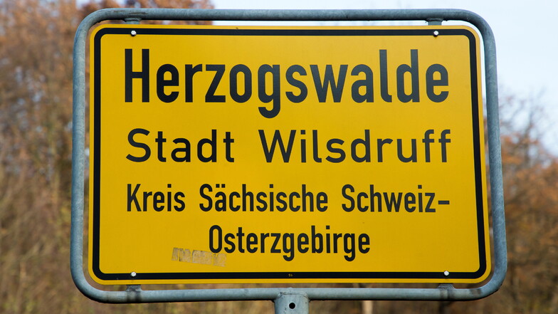 Bei Herzogswalde beginnen am Dienstag Arbeiten an zwei Brücken der B 173. Das führt zu Einschränkungen im Verkehr.