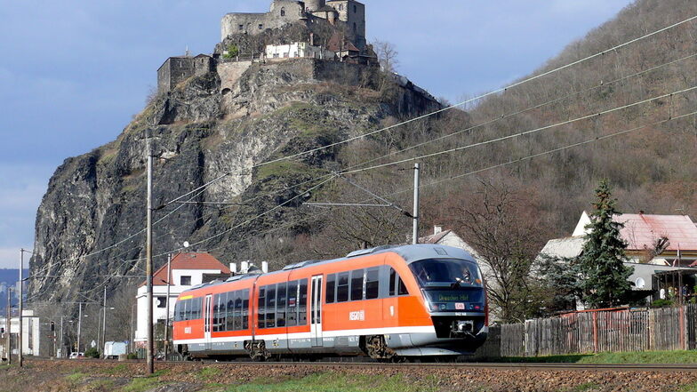 Die DB Regio und die Tschechischen Bahnen bieten ab Sonnabend wieder Direktverbindungen zwischen Dresden und Litoměřice an. Die Züge halten auch in Pirna und in Bad Schandau.
