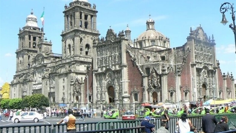 Die Kathedrale von Mexiko-Stadt ist die größte und älteste des Kontinents und ein Touristenmagnet.