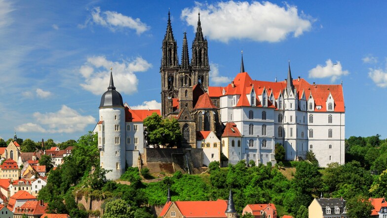 Das Schloss Albrechtsburg prägt als erstes Schloss Deutschlands weithin sichtbar die Silhouette der historischen Altstadt.