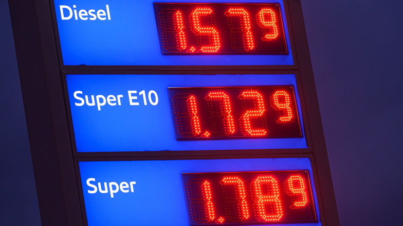 Teures Benzin: Ab wann lohnt der Wechsel auf E10?
