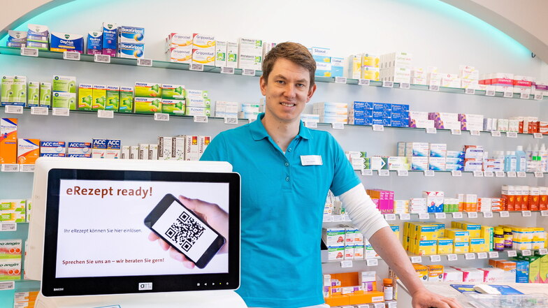 Ist E-Rezept-ready: Sven Lobeda, Filialleiter der Apotheke am Dresdener Postplatz.
