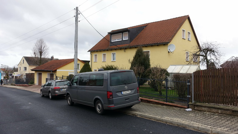 Zwei Tage nach dem Tod einer Frau und einem SEK-Einsatz in Großsteinbach bei Döbeln sitzt der 63-jährige verdächtige Ehemann in Untersuchungshaft.