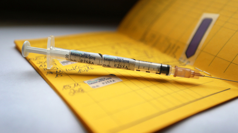 Klein, gelb, wichtig: der Impfpass.