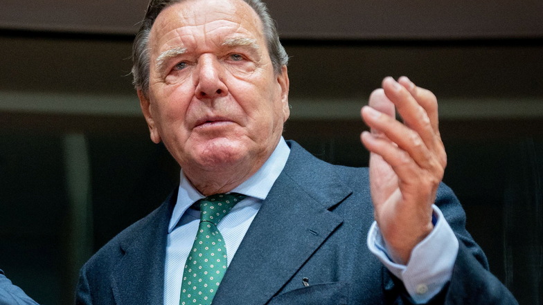 Kampf ums Büro: Schröder verklagt den Bundestag