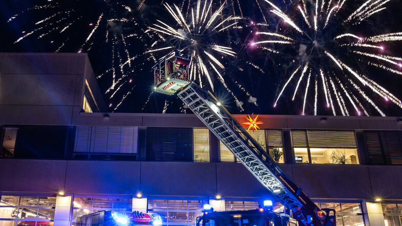 Dieses Feuerwerk machte der Dresdner Feuerwehr in der Silvesternacht keine Sorgen.