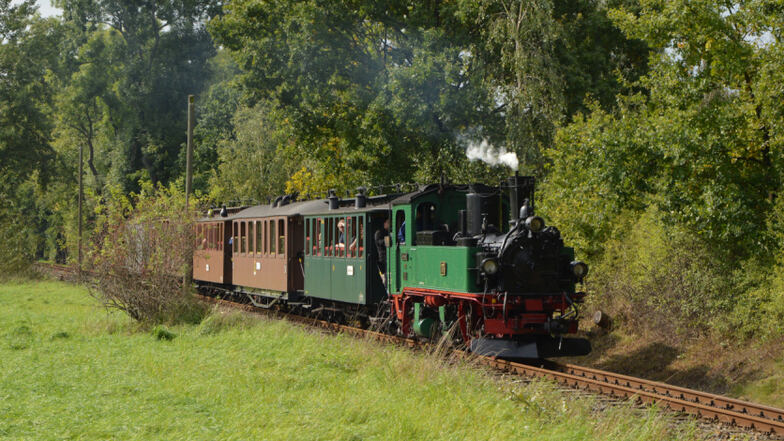 Die Lößnitzgrundbahn fährt an Ostern zu einer geheimen Wiese.