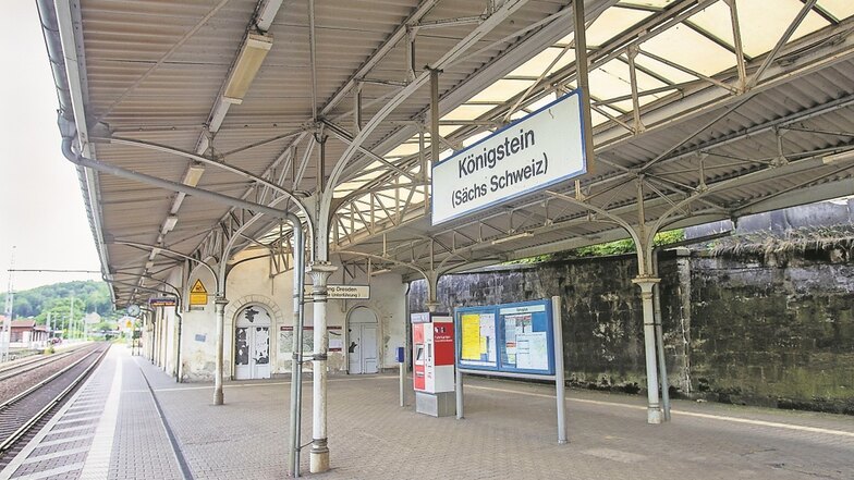Einladend sieht anders aus: Das Bahnhofsgebäude in Königstein muss im Zuge der Sanierung der B 172 weichen.