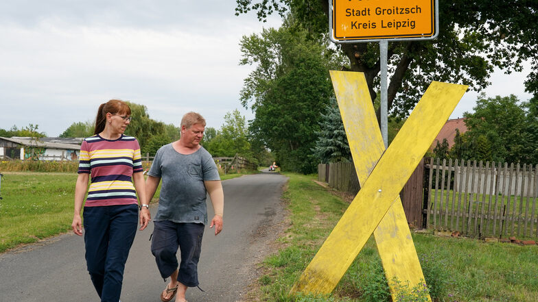 Das gelbe Holzkreuz steht für den Widerstand in Pödelwitz.