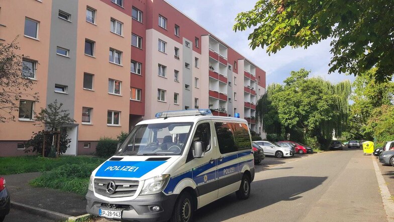 Verdacht auf gefälschte Reisepässe: Polizei durchsucht Wohnungen in Sachsen