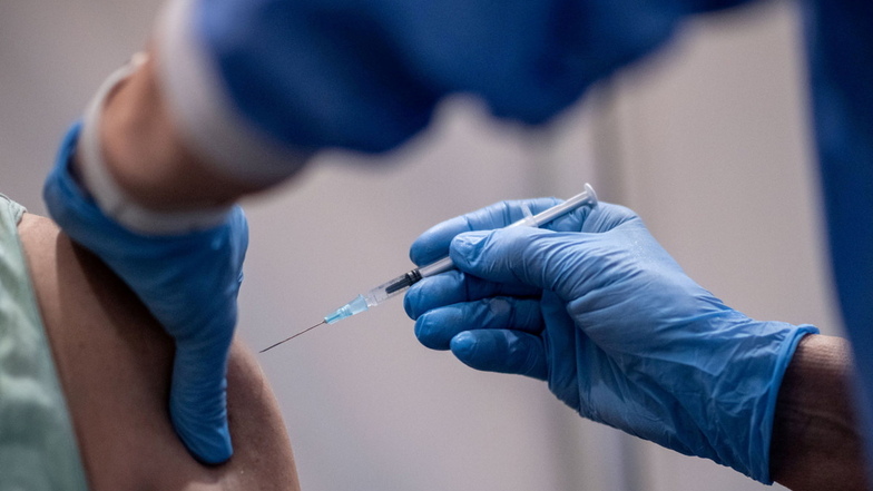 Etwas weniger als ein Viertel der Sachsen über 18 Jahre haben derzeit schon ihre Corona-Erstimpfung erhalten. Nun rechnen viele damit, dass die Impfkampagne in den nächsten Tagen richtig Fahrt aufnimmt.
