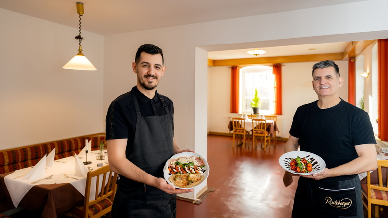 Ilir Hasani (l.) und Adem Hasani sind die neuen Pächter im Ristorante Pizzeria Due Fratelli in Sebnitz, früher Forellenschänke.