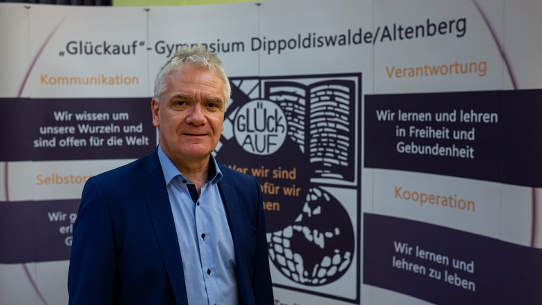 Volker Hegewald, Chef des Glückauf-Gymnasiums Dippoldiswalde-Altenberg muss jetzt zum ersten Mal wegen Lehrermangels regulären Unterricht kürzen.