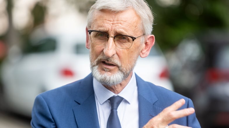 Sachsens Innenminister Armin Schuster nennt die rechten Protest beim CSD in Bautzen "grauenhaft".