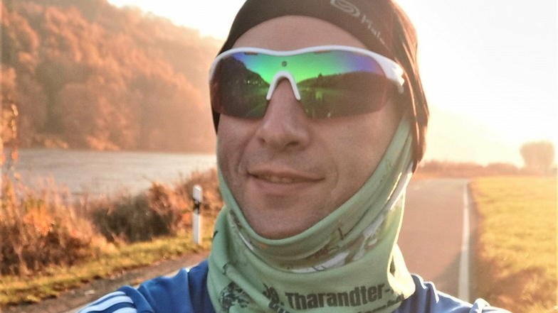 Läufer Maik Schubert aus Pirna spendet für jeden gerannten Kilometer für den Tierpark Osterzgebirge bei Geising.
