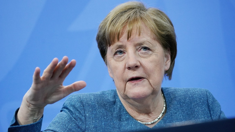 Bundeskanzlerin Angela Merkel (CDU) hat die antisemitischen Demonstrationen in Deutschland scharf verurteilt.