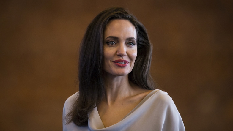 Die Schauspielerin Angelina Jolie ließ sich vorsorglich Brust und Eierstöcke entfernen.