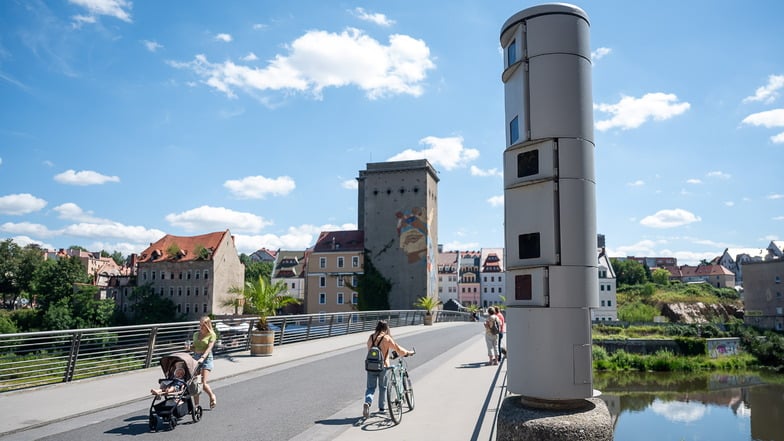 Überwachungskamera an der Altstadtbrücke in Görlitz.