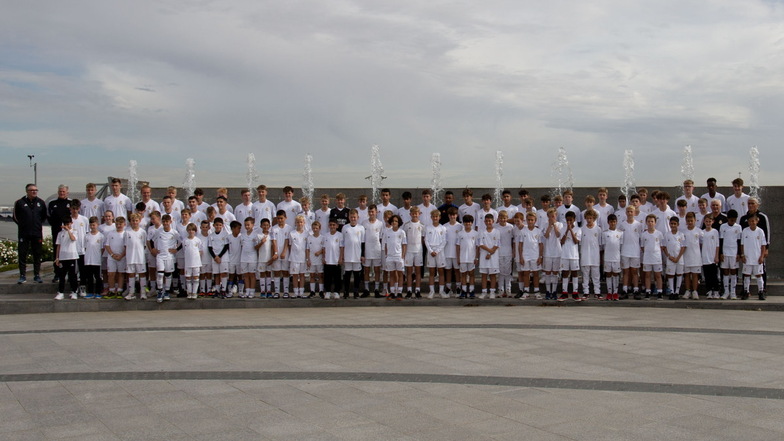 Im Rahmen von „Faszination Real Madrid“ besuchten mehr als 100 Teilnehmerinnen und Teilnehmer das Trainingscamp der Königlichen im Oktober 2022.