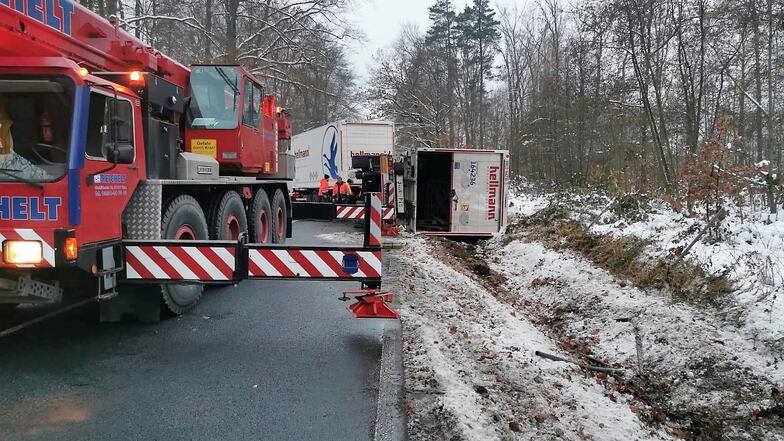 Königstein: B172 nach Unfall mit Lkw-Hänger gesperrt