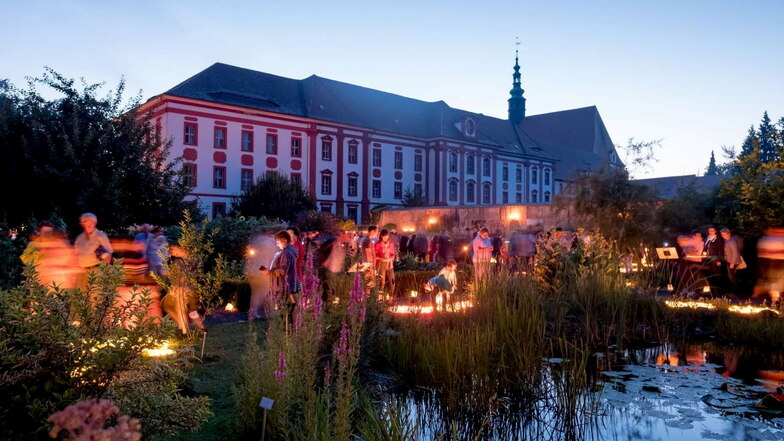 Eine besondere Atmosphäre prägt die Lichternacht im der Klosteranlage von St. Marienstern in Panschwitz-Kuckau.