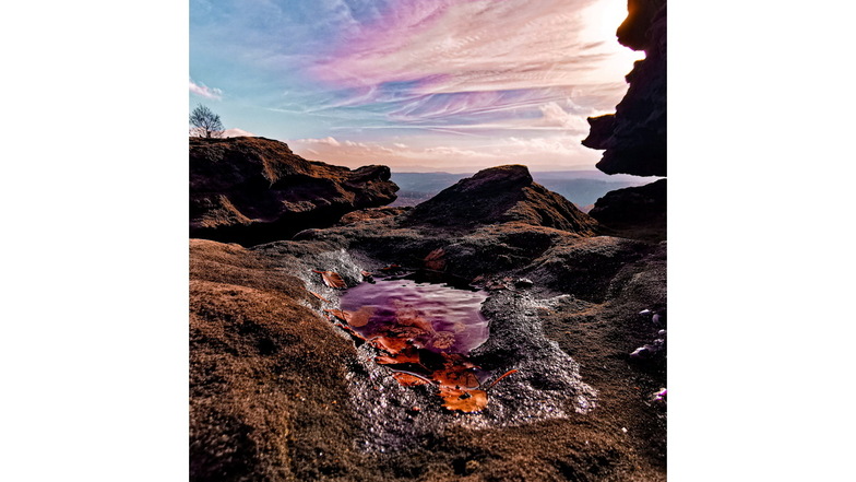 Ein besonders ungewöhnlicher Blick auf die Landschaft ist Josefin Große aus Graupa geglückt. Ihr Foto vom Plateau auf dem Großen Zschirnstein erzeugt die Illusion einer Vulkanlandschaft und lässt sich den Betrachter auf einem anderen Planeten wähnen.