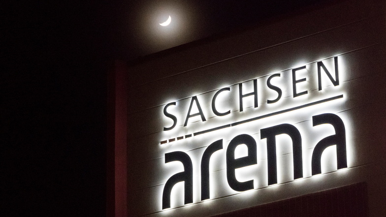 6.500 Plätze bietet die Sachsen-Arena in Riesa, laut Semmel Concerts wurden für Roland Kaiser am 17. September um die 5.000 Tickets verkauft.