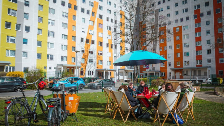 Das Fahrende Café dient dazu, mit den Bewohnerinnen und Bewohnern eines Quartiers ins Gespräch über ihre Bedürfnisse zu kommen.