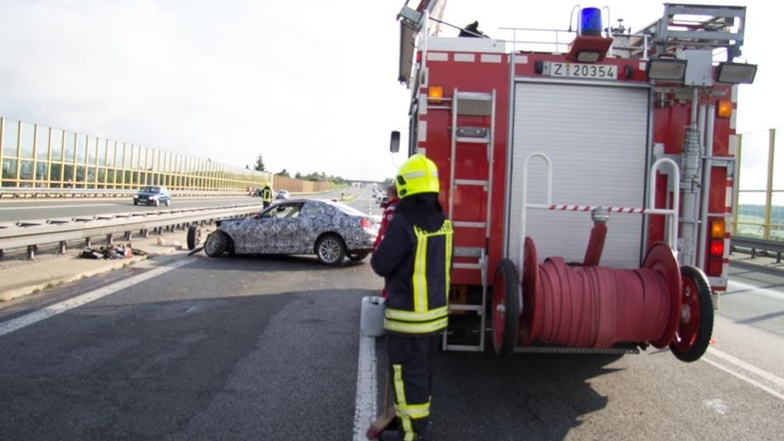 Neben mehreren Rettungswagen war auch die Freiwillige Feuerwehr Reinsdorf im Einsatz.