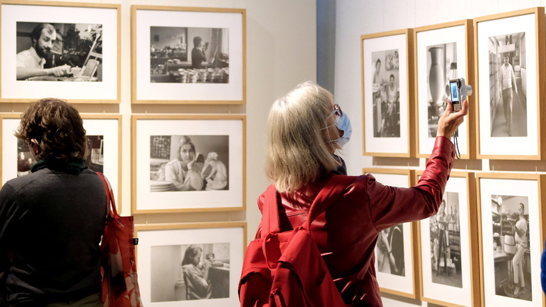 Im Stadtmuseum wurde die Midissage der Studioausstellung "Gesichter und Geschichten - Meißner Manufakturisten in Fotografien von Gerhard Weber" gefeiert.