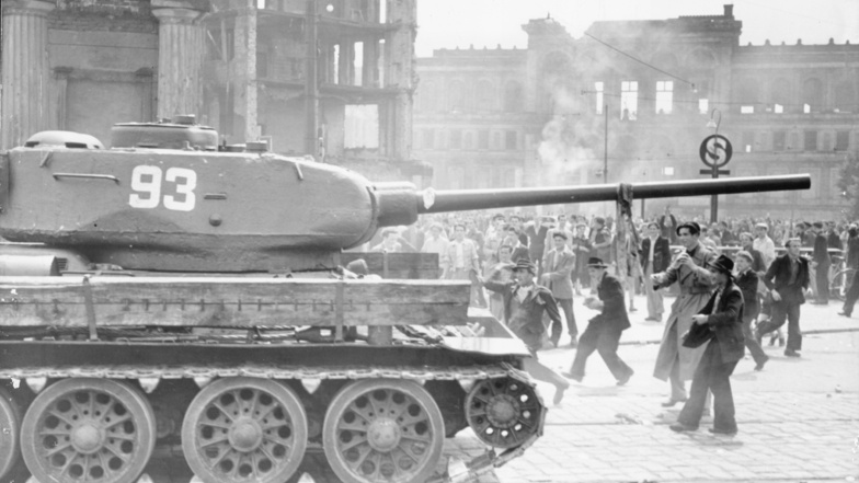 Russische Panzer am 17. Juni 1953 am Potsdamer Platz.