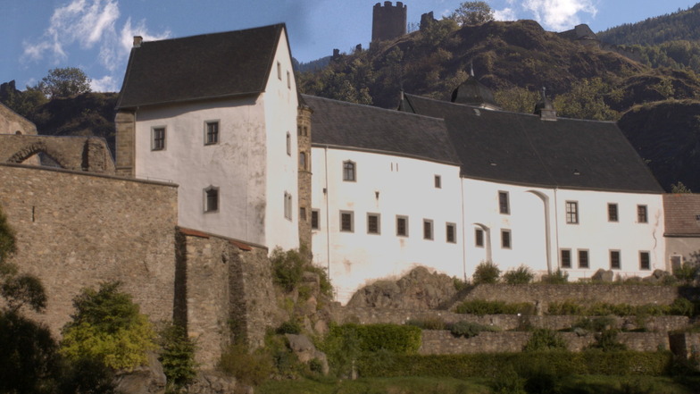 Mit großem technischen Aufwand wird Schloss Lauenstein im Film "12 Thesen" ins Aostatal nach Italien versetzt.