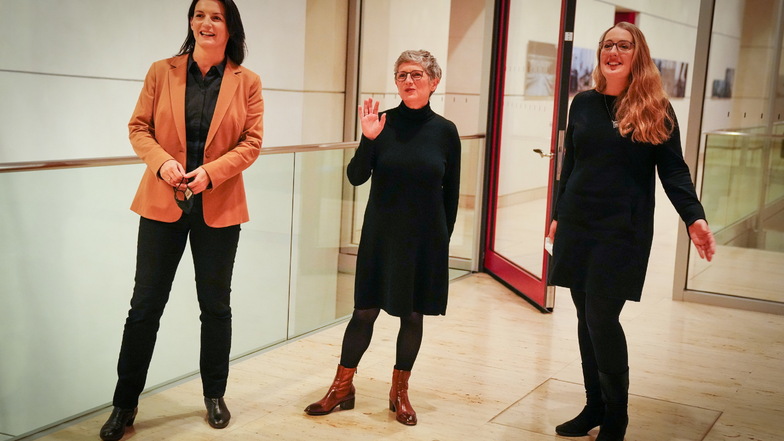 Britta Haßelmann (M, Bündnis 90/Die Grünen), bisher Parlamentarische Geschäftsführerin, und Katharina Dröge (r, Bündnis 90/Die Grünen) sind neue Fraktionschefinnen der Grünen im Bundestags.