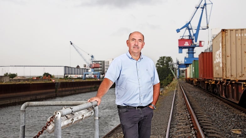 Der Ausbau des Riesaer Hafens liegt dem Geschäftsführer der Sächsischen Binnenhäfen Oberelbe Heiko Loroff sehr am Herzen. Die Umsetzung lässt weiterhin auf sich warten.