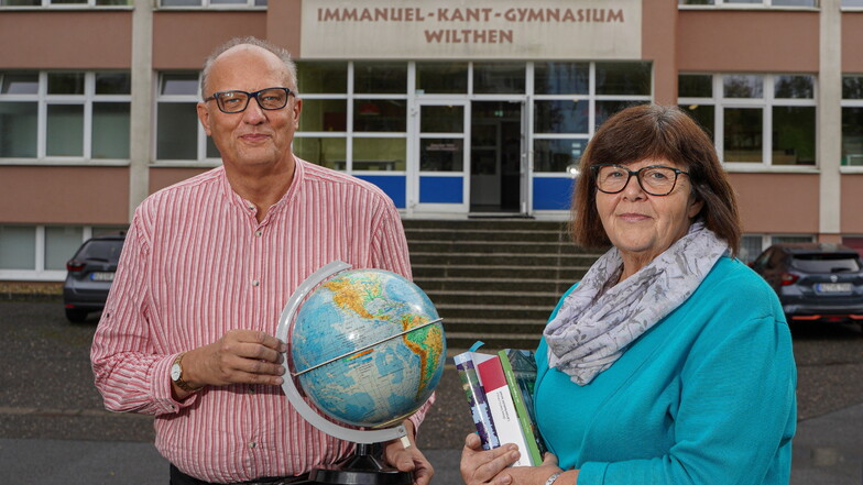 Sabine Rauch und Andreas Pech unterrichten seit 30 Jahren am Immanuel-Kant-Gymnasium in Wilthen, sind also von Anfang an dabei. Seither hat sich viel verändert.