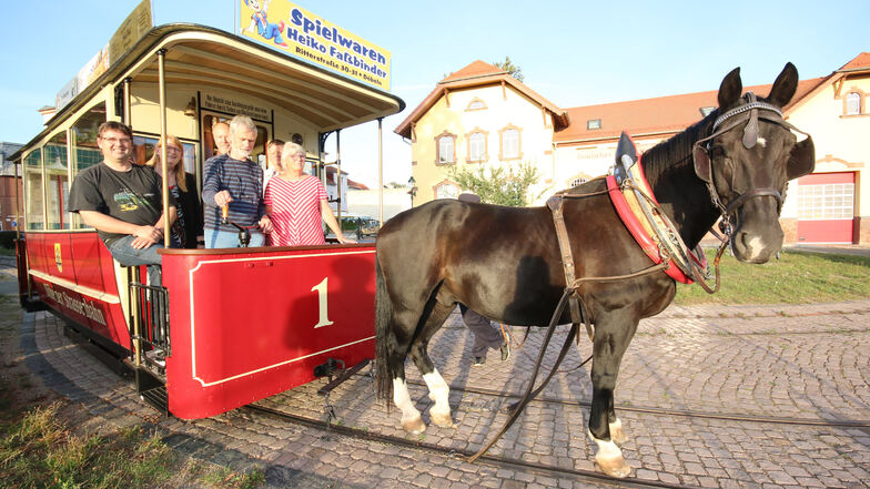 Bilder aus besseren Tagen: Im vergangenen Jahr besuchte eine dänische Reisegruppe die Stadt, fuhr mit der Pferdebahn und besuchte das Museum.
