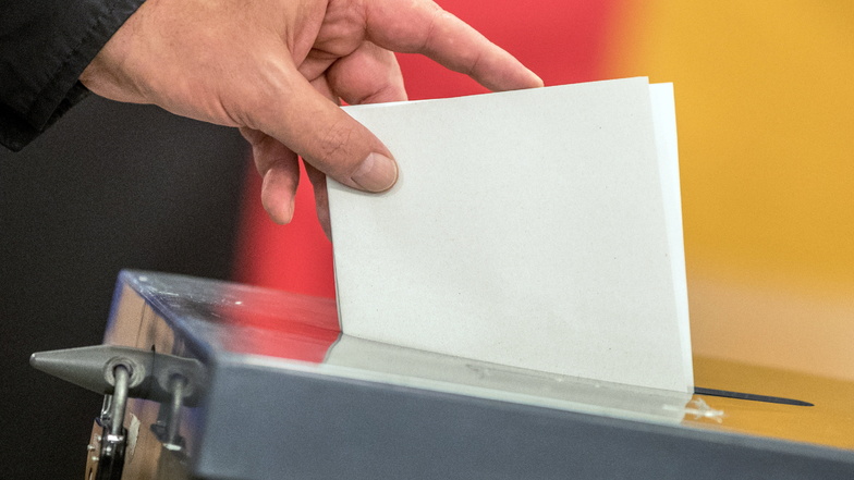 Erstmals seit dem vergangenen Sommer liegt die SPD in einer Forsa-Umfrage zur Bundestagswahl wieder vor der AfD.