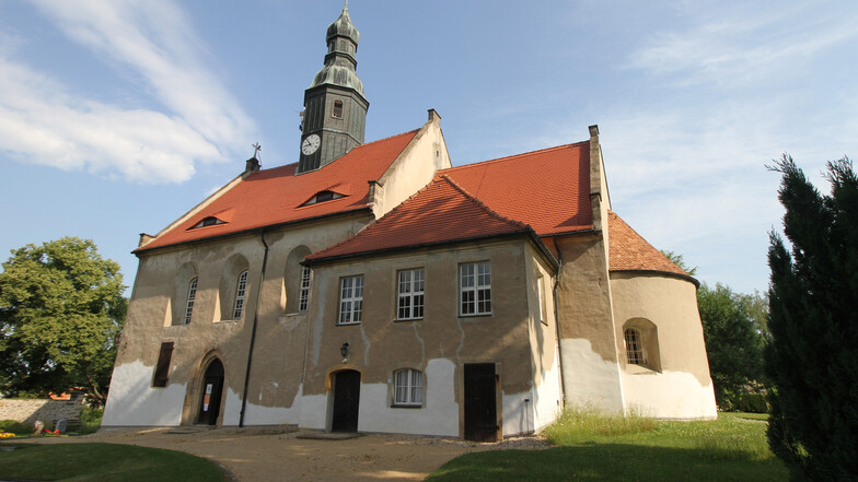 Blick auf die Kirche in Arnsdorf