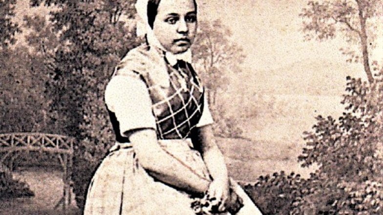 Maria Olga Kirchschlager (geb. Zejler/links) war die zweite Tochter von Johanna und Handrij Zejler, von denen sie Marka genannt wurde. Magdalena Elisabeth Weber (geb. Zejler), die Erstgeborene, wurde Lenka genannt.