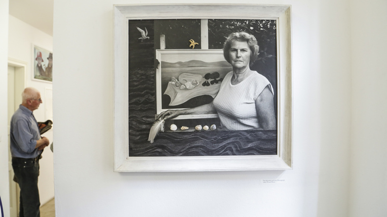 Ein Selbstporträt von Priscilla Ann Siebert aus den 1960er-Jahen, eine Collage mit Muscheln und Seestern.