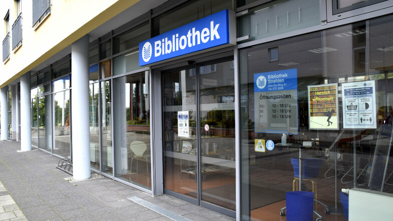 Noch gibt es eine Bibliothek im Otto-Dix-Center, doch sie soll nach Niedersedlitz umziehen.