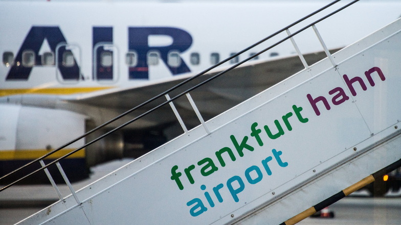 Der Nürburgring hat den insolventen Hunsrück-Flughafen Hahn gekauft.
