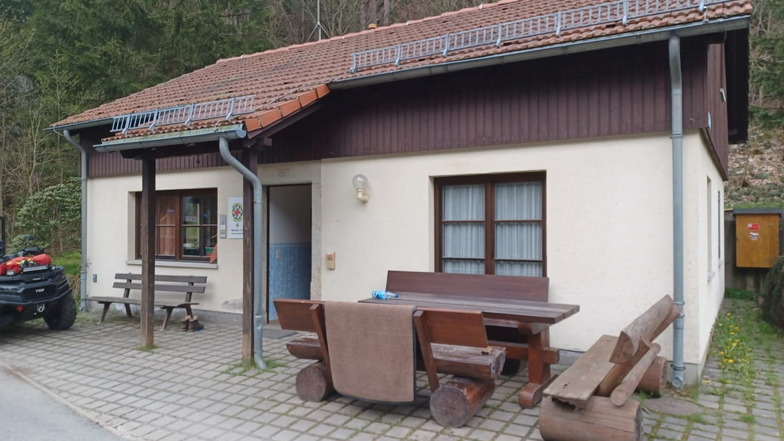 Die Bergwacht-Hütte nahe der Ottomühle im Bielatal in der Sächsischen Schweiz.