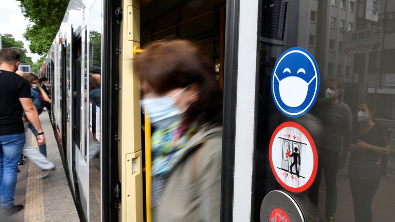 Auch in der S-Bahn genügt jetzt eine medizinische Maske. Die Inzidenz im Landkreis Meißen fällt weiter und hat fast die 50 erreicht.