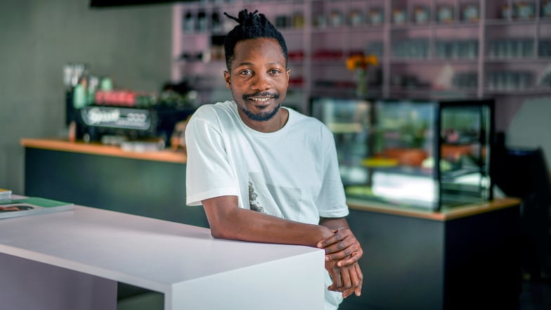 Wilson Ndzi Tanto hat in Dresden studiert und anschließend die Kaffeerösterei Cross River Coffee gegründet.