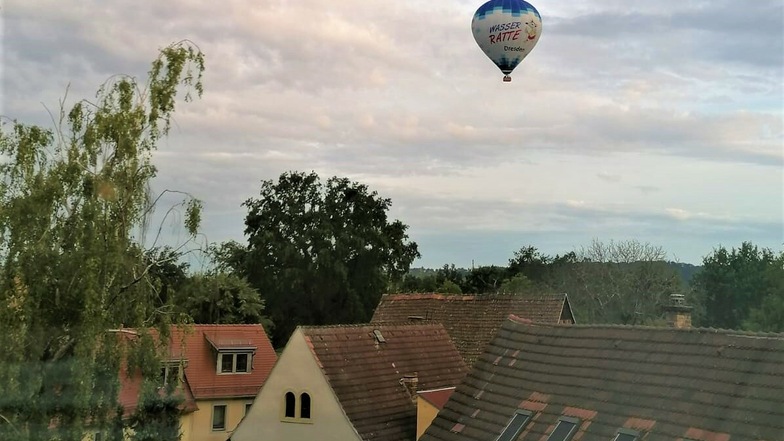 Wenn der Heißluft-Ballon im Wohngebiet landet