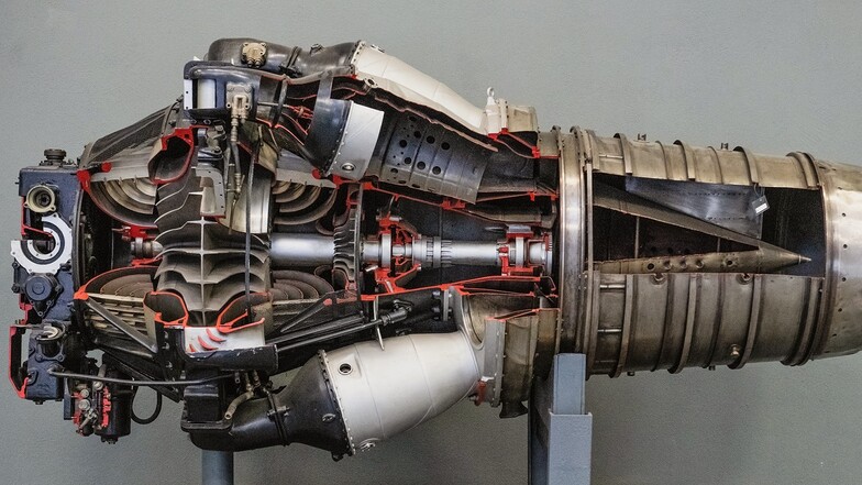 Diese Turbine machte das russische Jagdflugzeug MIG 15 gegenüber der US-Konkurrenz im Koreakrieg zunächst überlegen . Was die USA anfangs nicht wussten: Sie stammt aus dem Rolls Royce Werk, also von ihren britischen Verbündeten.