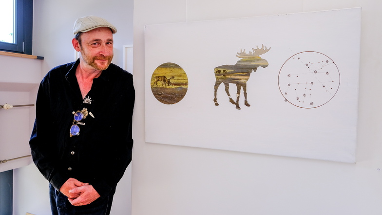 Künstler Michael Melerski bei der Eröffnung des Moritzburger Kunstsommers im Roten Haus.