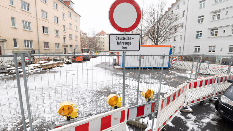 Wenn das Wetter wieder wärmer wird, muss nur noch die Fahrbahn asphaltiert werden. Dann kann die Lommatzscher Straße wieder freigegeben werden.