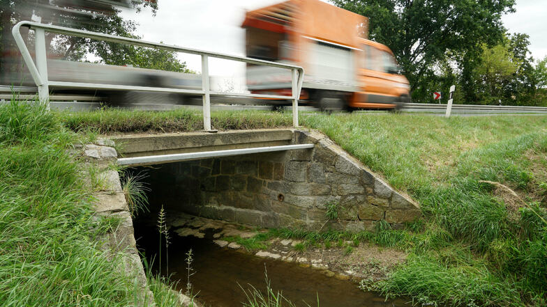 Ab dem 29. soll diese Brücke über das Kuppritzer Wasser in Wurschen erneuert werden.